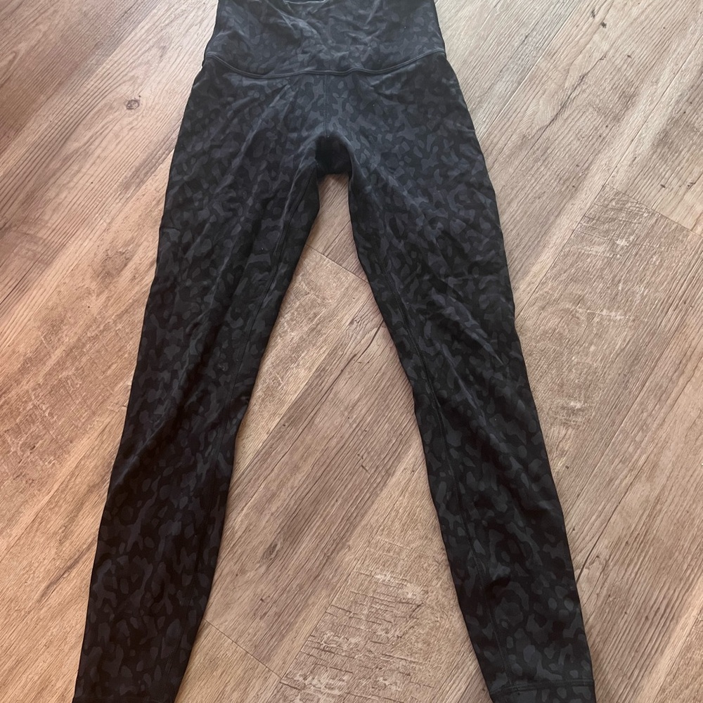 Lululemon Wunder Train leggings, Size 4